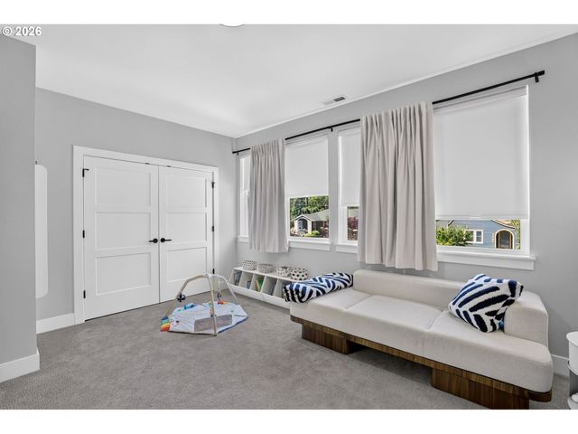 9228 Sw 50TH Ave, Portland, OR 97219