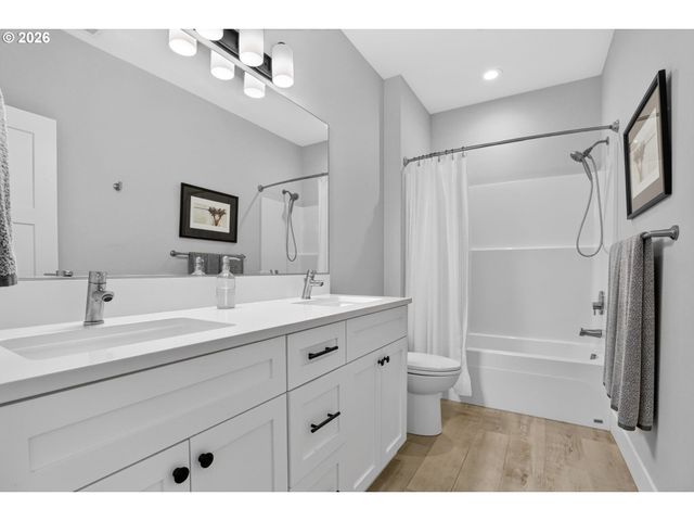 9228 Sw 50TH Ave, Portland, OR 97219