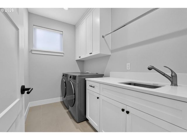 9228 Sw 50TH Ave, Portland, OR 97219