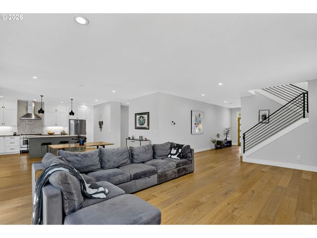 9228 Sw 50TH Ave, Portland, OR 97219