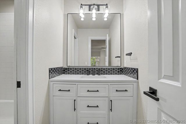 11226 S 67th East Court, Bixby, OK 74008