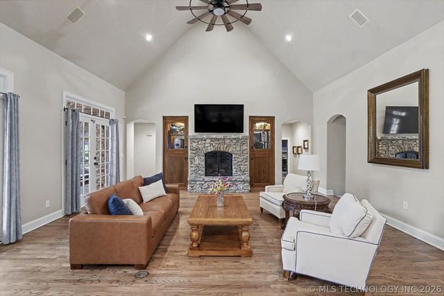 11226 S 67th East Court, Bixby, OK 74008
