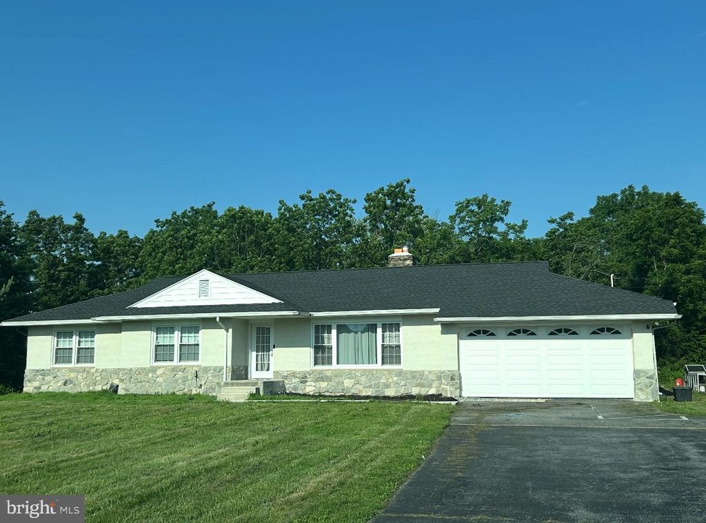 1378 S HANOVER ST, Pottstown, PA 19465