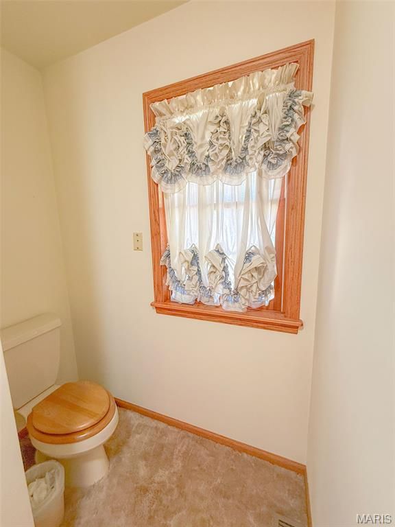 Image 37 of property listing at 25409 415th Street, Pittsfield, IL 62363