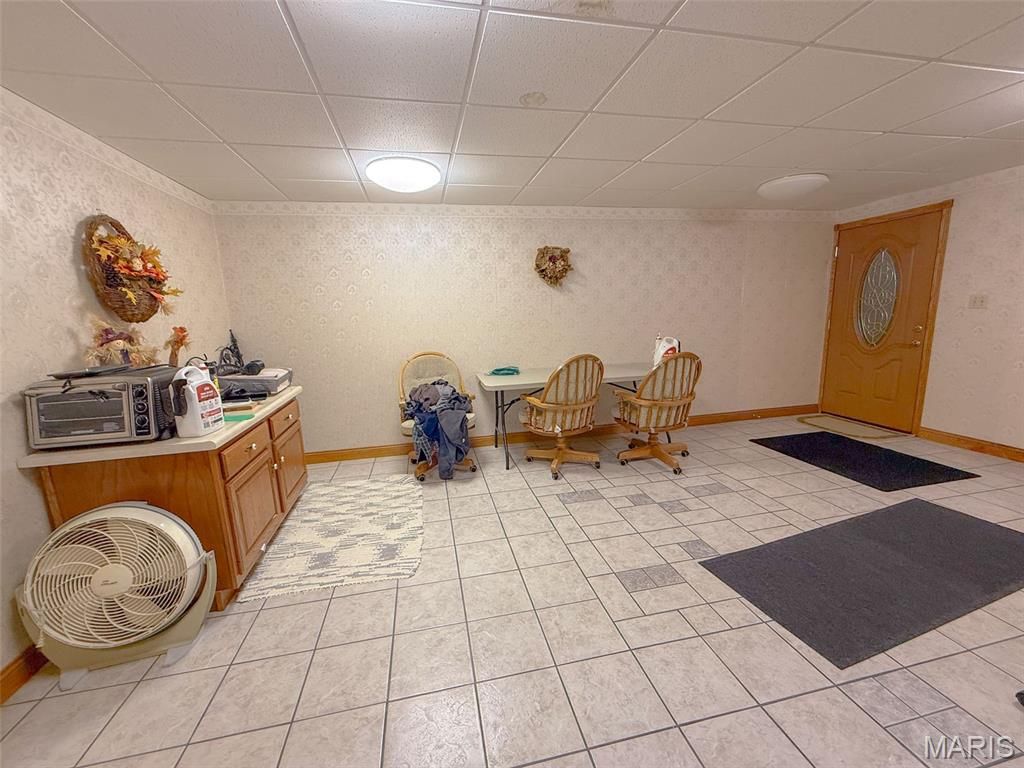 Image 48 of property listing at 25409 415th Street, Pittsfield, IL 62363