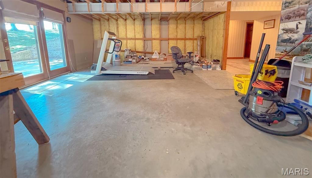 Image 51 of property listing at 25409 415th Street, Pittsfield, IL 62363