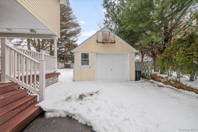 234 S Pershing Avenue, Bethpage, NY 11714