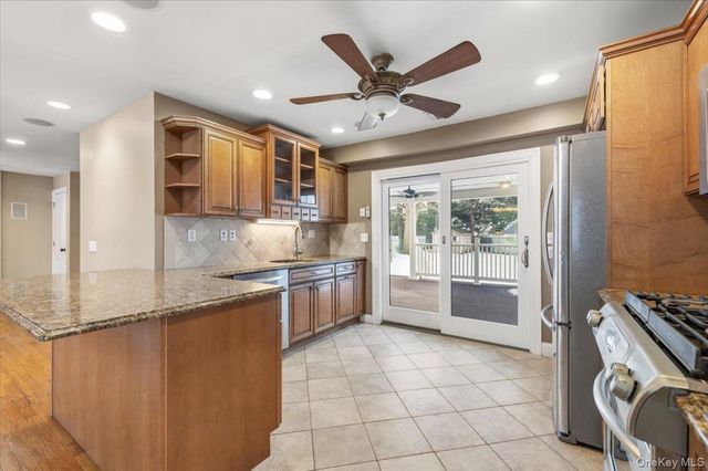 234 S Pershing Avenue, Bethpage, NY 11714