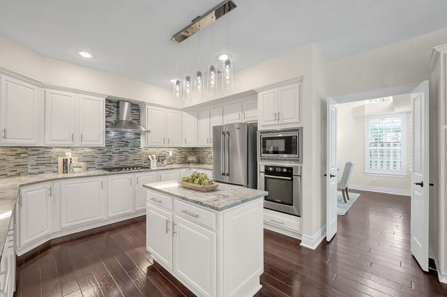 58 Candle Pine Place, The Woodlands, TX 77381