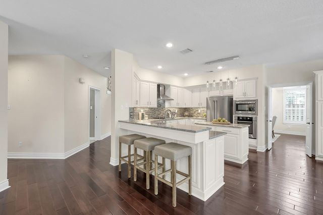 58 Candle Pine Place, The Woodlands, TX 77381