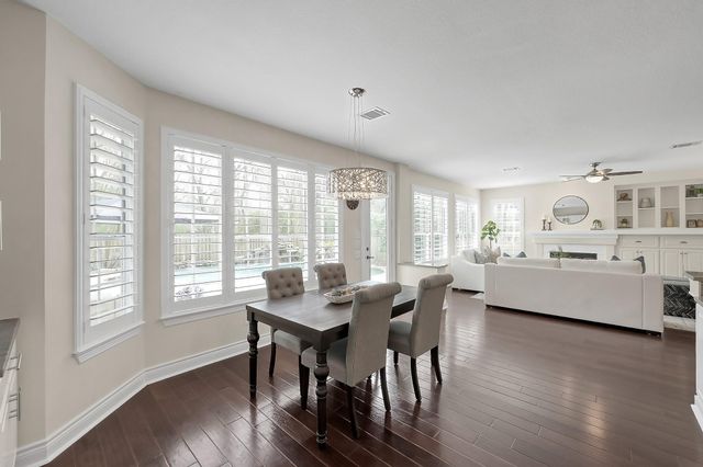 58 Candle Pine Place, The Woodlands, TX 77381