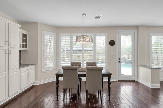 58 Candle Pine Place, The Woodlands, TX 77381