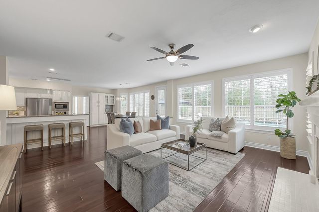 58 Candle Pine Place, The Woodlands, TX 77381