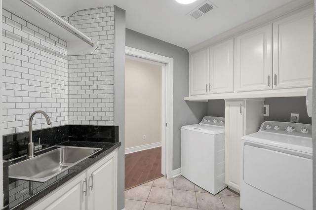 58 Candle Pine Place, The Woodlands, TX 77381