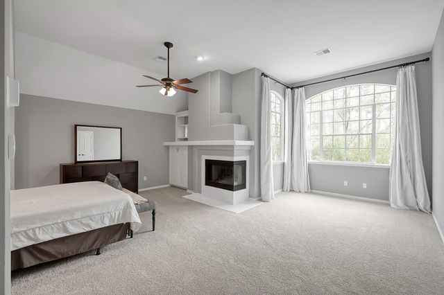 58 Candle Pine Place, The Woodlands, TX 77381