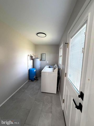 7183 OAK DR, Reva, VA 22735