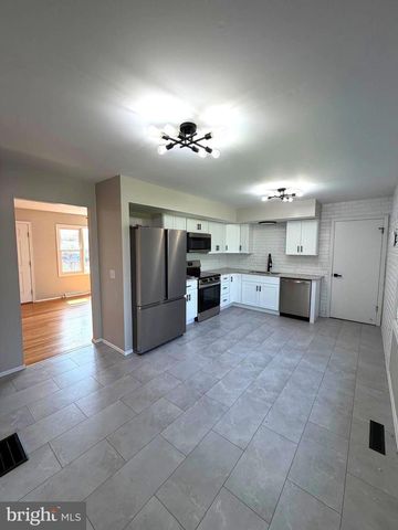 7183 OAK DR, Reva, VA 22735