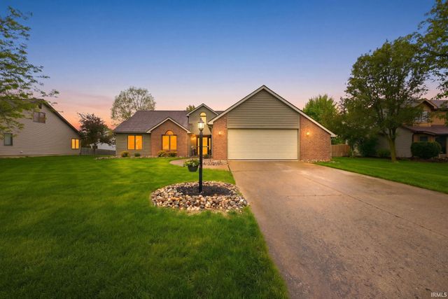 9220 White Shell Drive, Fort Wayne, IN 46804