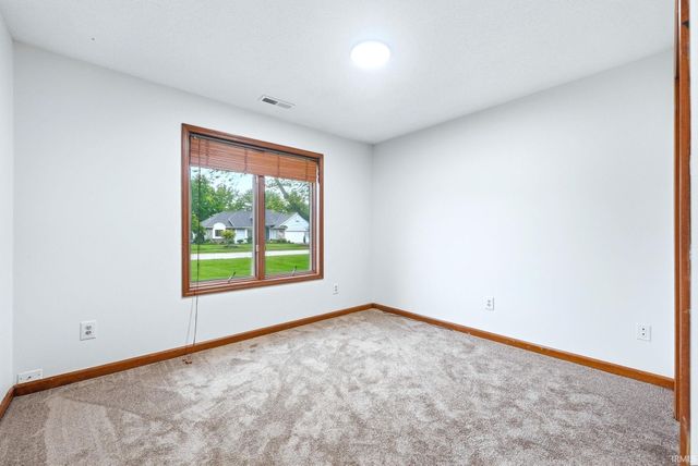 9220 White Shell Drive, Fort Wayne, IN 46804