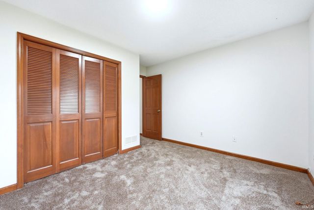 9220 White Shell Drive, Fort Wayne, IN 46804