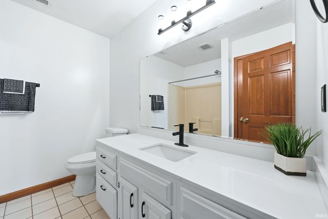 9220 White Shell Drive, Fort Wayne, IN 46804