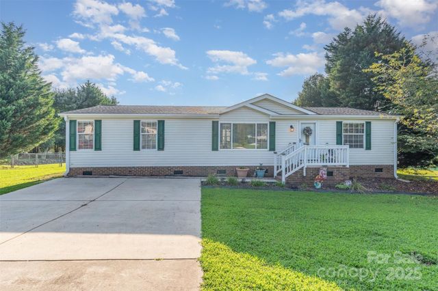 1140 Peppertree Drive, Mount Holly, NC 28120