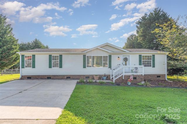 1140 Peppertree Drive, Mount Holly, NC 28120