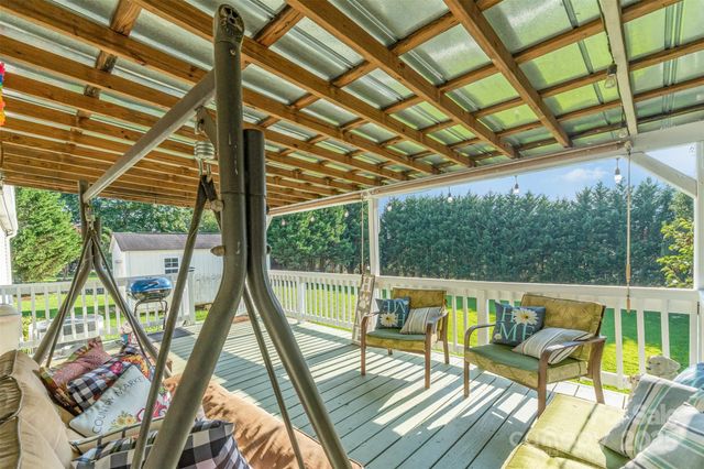 1140 Peppertree Drive, Mount Holly, NC 28120