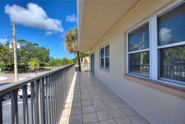 3753 46TH AVENUE S 10, St Petersburg, FL 33711