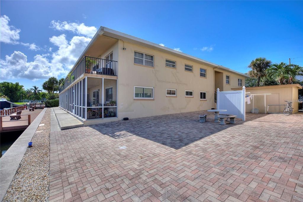 3753 46TH AVENUE S 10, St Petersburg, FL 33711