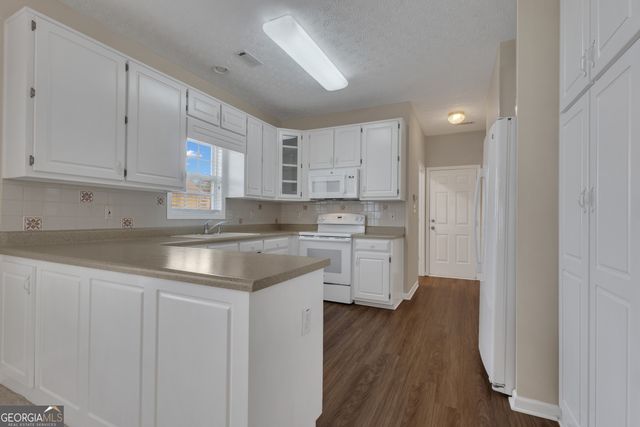 310 Autumn Glen Circle, Fayetteville, GA 30215