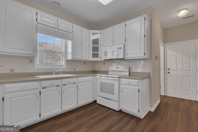 310 Autumn Glen Circle, Fayetteville, GA 30215