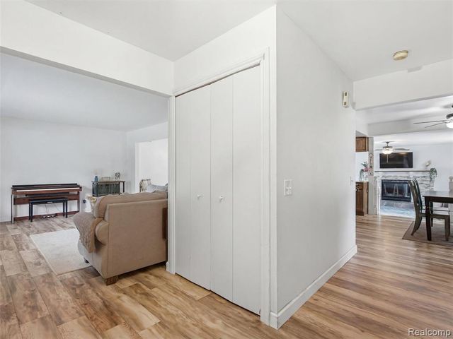 4040 Taggett Lake Drive, Highland, MI 48357