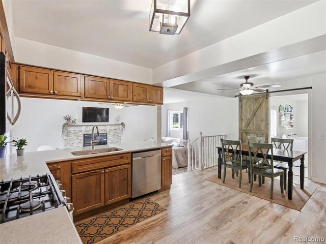 4040 Taggett Lake Drive, Highland, MI 48357
