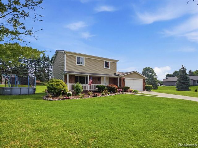 4040 Taggett Lake Drive, Highland, MI 48357
