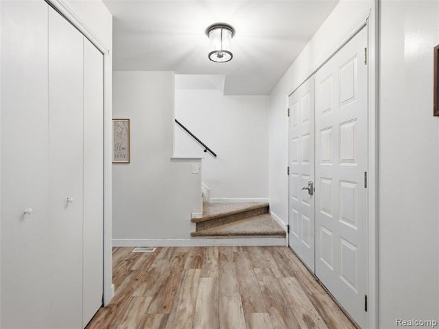 4040 Taggett Lake Drive, Highland, MI 48357