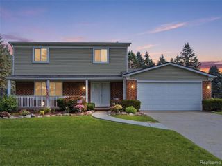 4040 Taggett Lake Drive, Highland, MI 48357