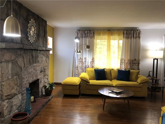 33 KENSINGTON CIRCLE, Uniontown, PA 15401