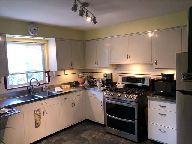 33 KENSINGTON CIRCLE, Uniontown, PA 15401