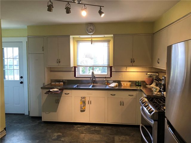 33 KENSINGTON CIRCLE, Uniontown, PA 15401