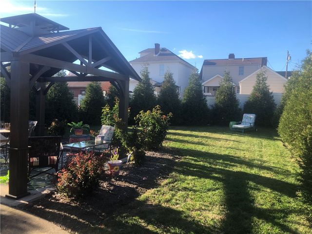 33 KENSINGTON CIRCLE, Uniontown, PA 15401