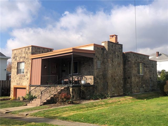 33 KENSINGTON CIRCLE, Uniontown, PA 15401