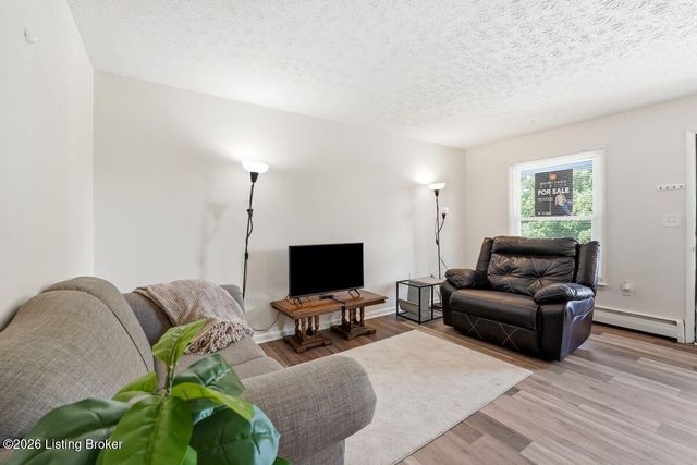 4501 S 6th St 44, Louisville, KY 40214