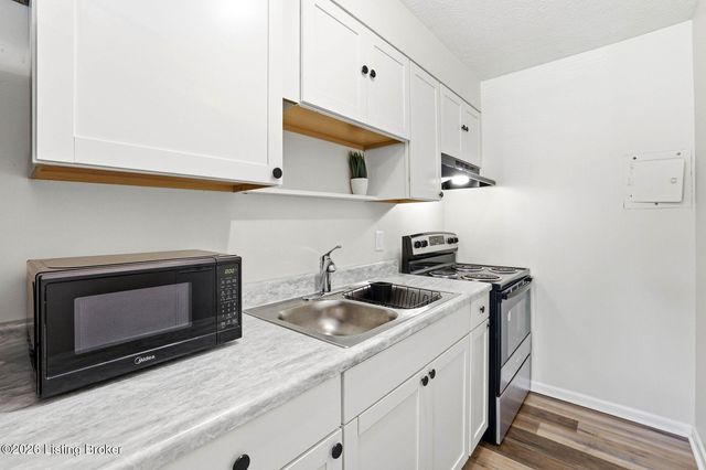4501 S 6th St 44, Louisville, KY 40214