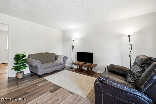 4501 S 6th St 44, Louisville, KY 40214