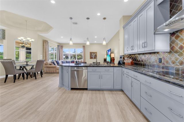 3973 SW 140th Ave, Davie, FL 33330