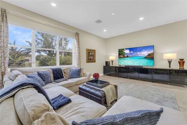 3973 SW 140th Ave, Davie, FL 33330