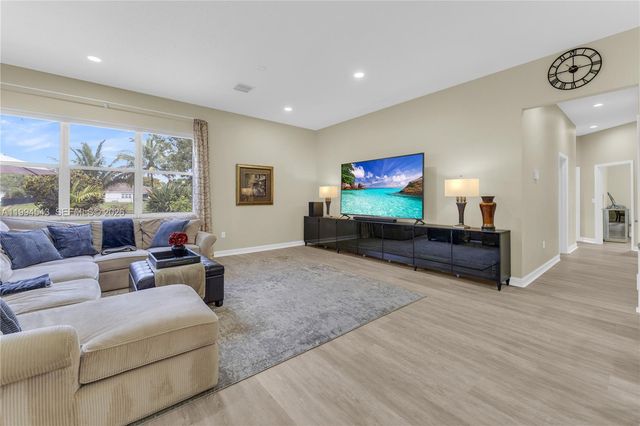 3973 SW 140th Ave, Davie, FL 33330