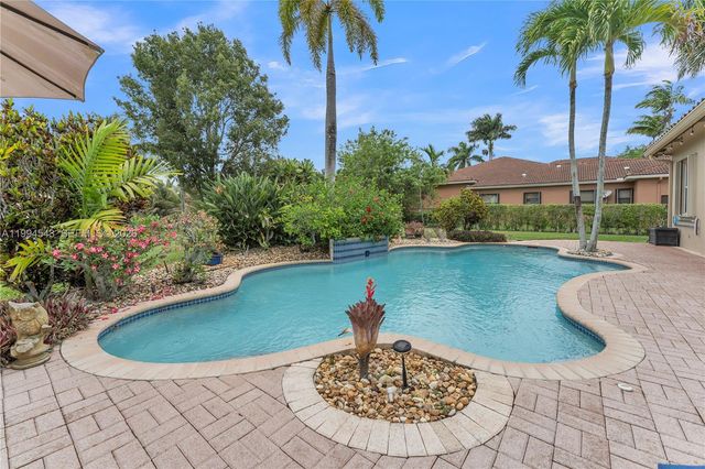 3973 SW 140th Ave, Davie, FL 33330