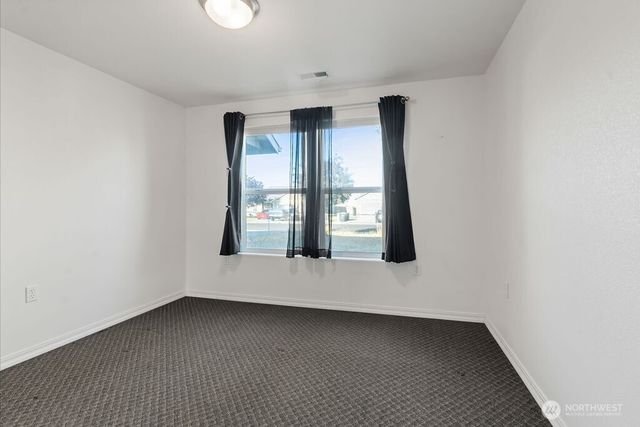 522 N Mississippi Drive, Moses Lake, WA 98837